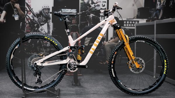 Rám Da Bomb MOAB High Pivot - Super Enduro