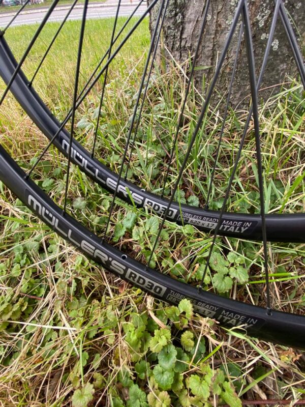 Zapletená kola Müller's RD30 28" HG TLR, přímý výplet, gravel / silniční, pevné osy - Image 3