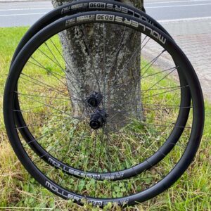 Zapletená kola Müller's GRAVEL 28" MICROSPLINE 28d