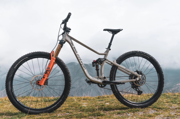 Lee Cougan Quest - Lunar Rock gloss - Image 6